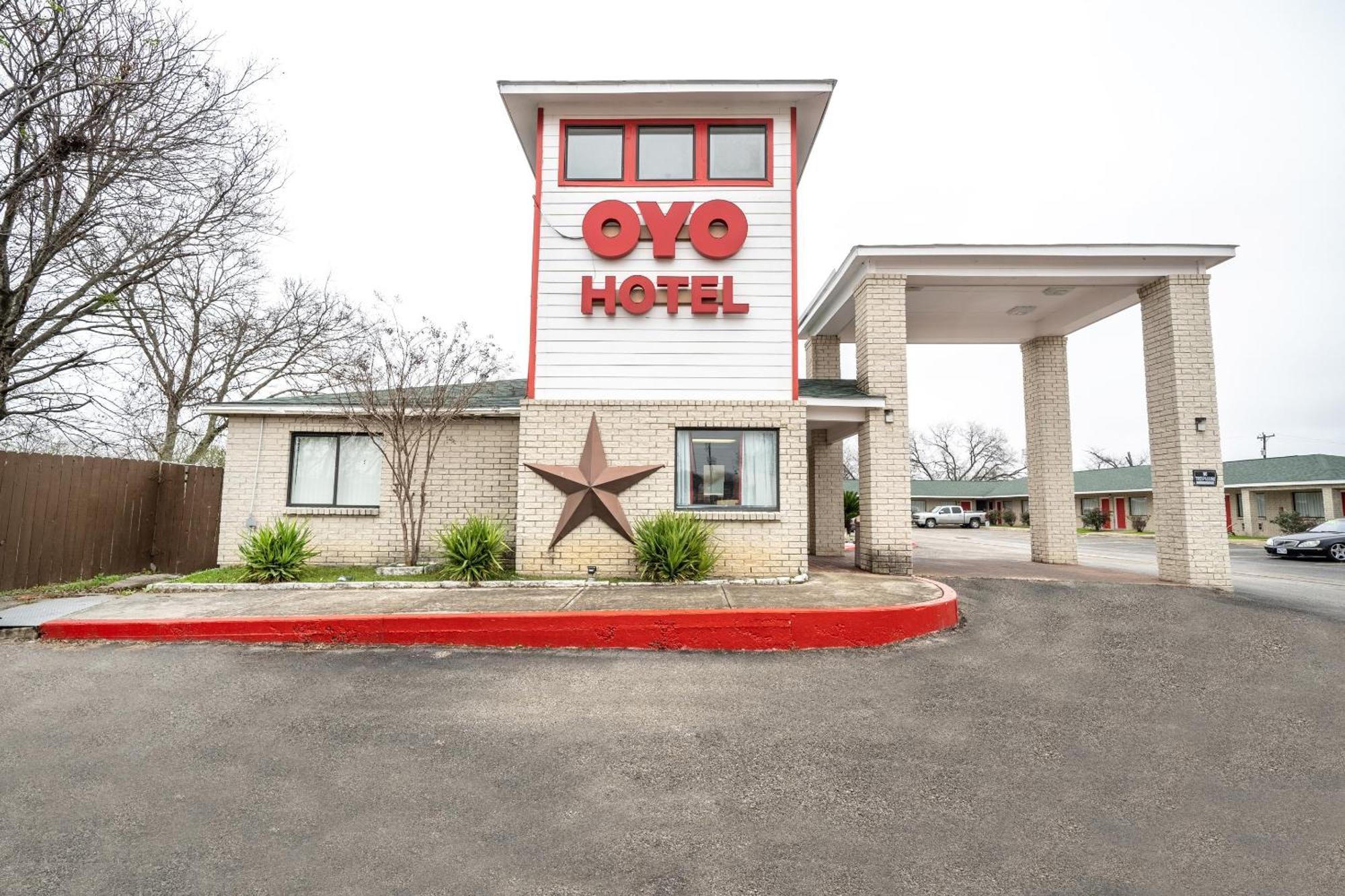 OYO Hotel San Antonio near AT&T Center Esterno foto